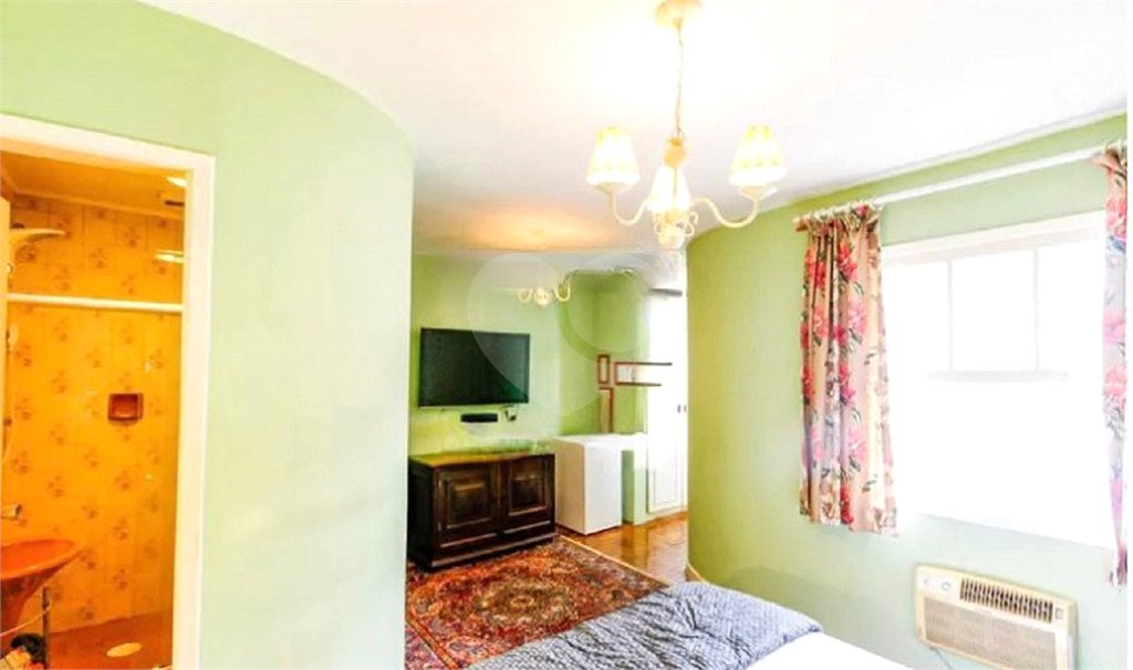 Sobrado à venda com 4 quartos, sendo 1 suíte, em Vila Cordeiro, São Paulo, SP