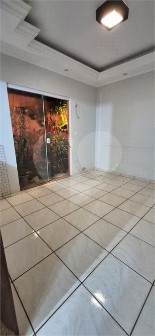 Casa à venda com 3 quartos em Jardim do Carmo, Araraquara, SP
