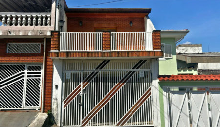 Sobrado à venda com 3 quartos, sendo 2 suítes,  em Cidade São Francisco, São Paulo, SP