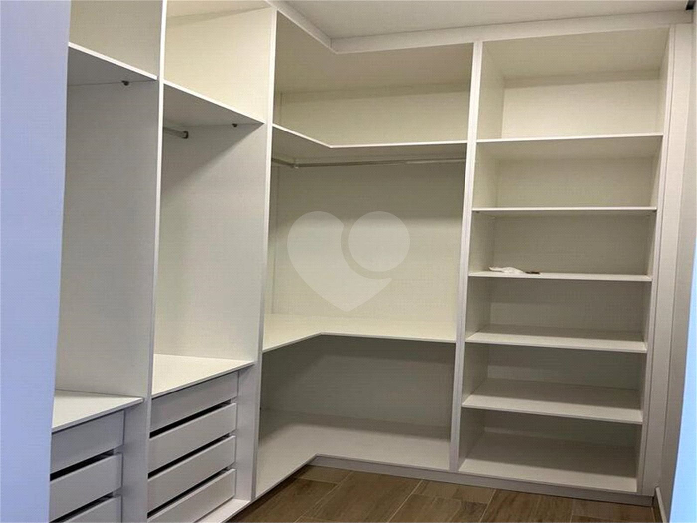 Casa à venda com 3 suítes no condomínio Jardim Residencial Dona Lucilla, Indaiatuba - SP