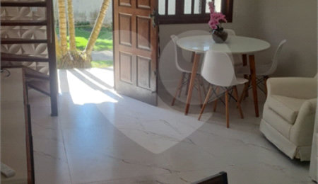 Casa em condomínio à venda com 2 quartos, sendo 1 suíte,  em Ogiva, Cabo Frio, RJ
