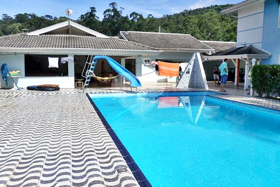 Casa à venda com 6 quartos, sendo 5 suítes,  no condomínio Conjunto Residencial Itaguaçu, São Paulo - SP