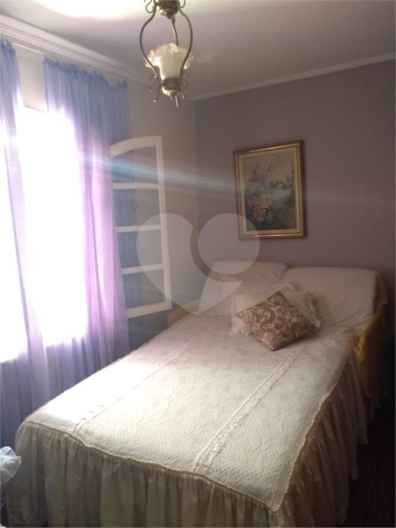 Casa à venda com 5 quartos, sendo 3 suítes,  em Vila Oliveira, Mogi das Cruzes, SP