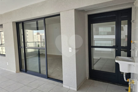 Apartamento à venda com 2 quartos, sendo 1 suíte,  em Santo Amaro, São Paulo, SP