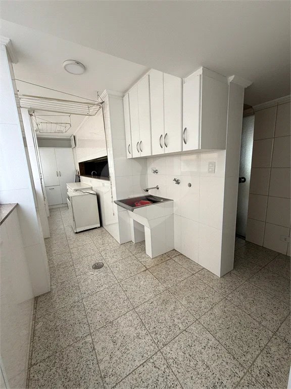 Triplex à venda ou para alugar com 3 suítes em Vila Suzana, São Paulo, SP