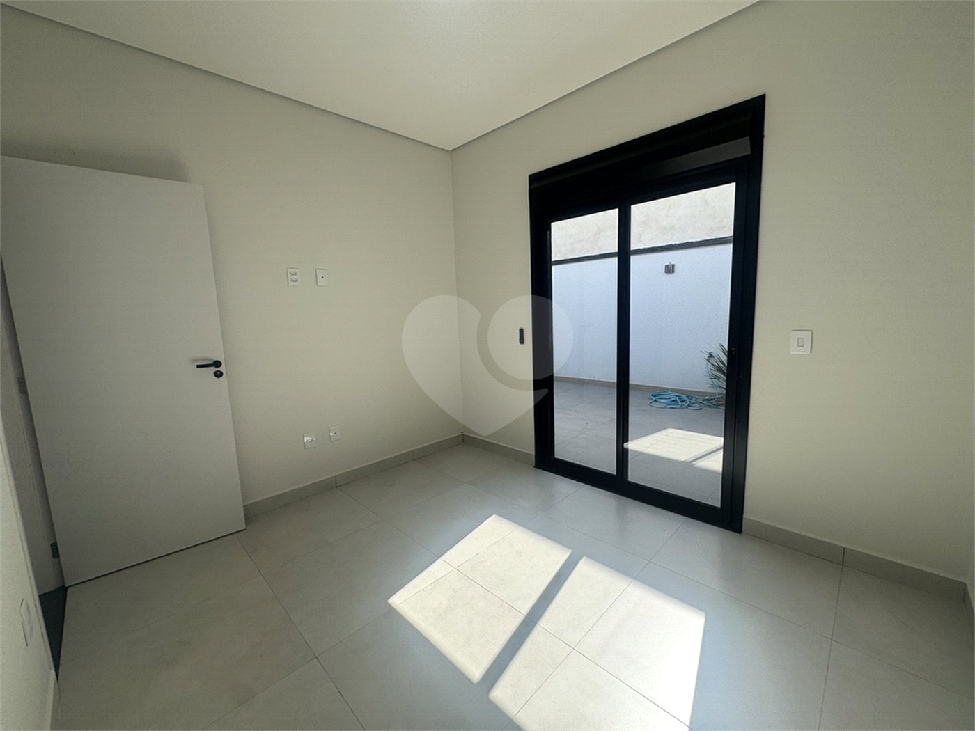 Casa à venda com 3 quartos, sendo 1 suíte, no condomínio Residencial Villagio Wanel, Sorocaba - SP