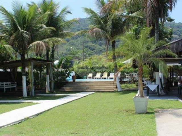 Sobrado à venda com 14 suítes em Jardim Enseada, Guarujá, SP