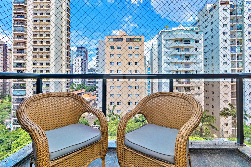 Apartamento à venda com 3 quartos, sendo 1 suíte, em Vila Olímpia, São Paulo, SP