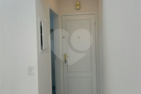 Apartamento à venda com 3 quartos, sendo 1 suíte,  em Vila Suzana, São Paulo, SP