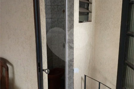 Sobrado à venda com 212 m², 2 quartos (suítes), 3 banheiros e 2 vagas de garagem, em São Caetano do Sul