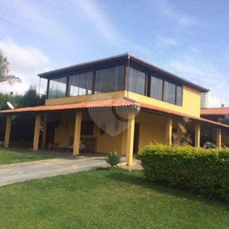 Casa à venda com 6 quartos, sendo 4 suítes, no condomínio Cond Riacho Fundo, Araçoiaba da Serra - SP