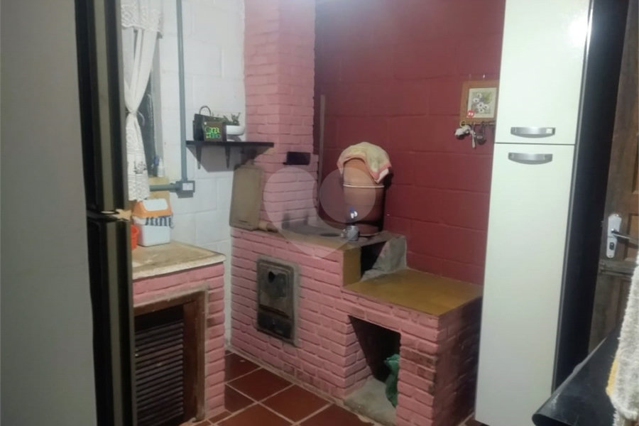 Casa à venda com 3 quartos, sendo 1 suíte, no condomínio Cinco Lagos, Mairiporã - SP