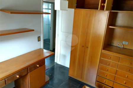 Casa à venda com 3 quartos, sendo 1 suíte, no condomínio Villaggio Dei Fiori, Louveira - SP