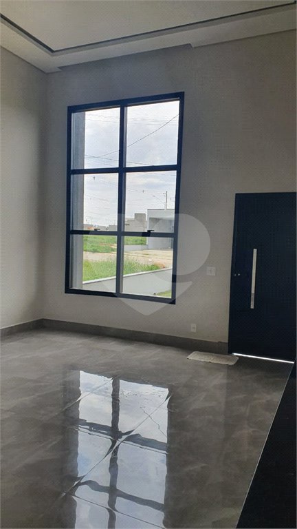 Casa à venda com 3 quartos, sendo 1 suíte, no condomínio Residencial Evidências, Indaiatuba - SP