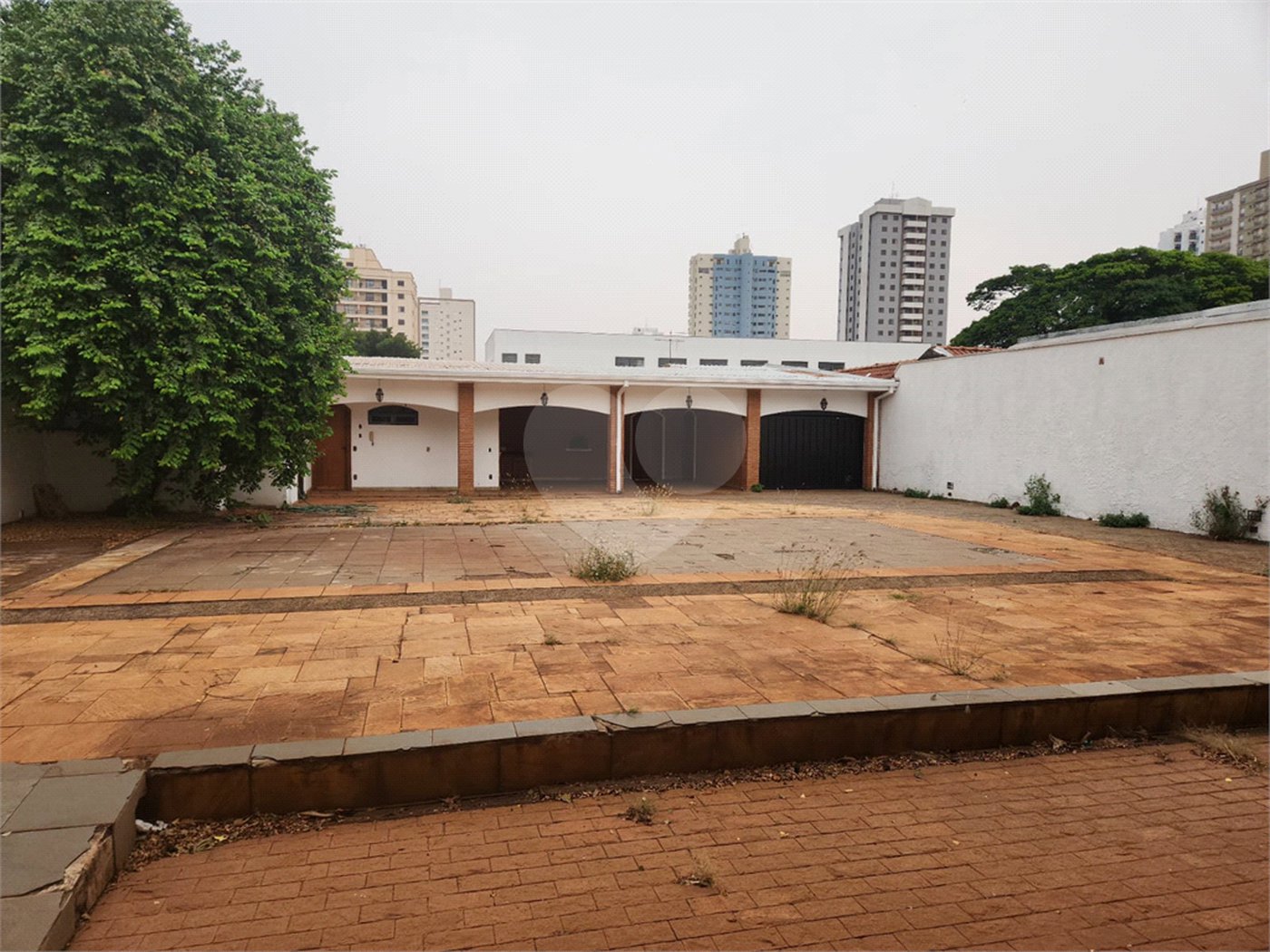 Sobrado à venda ou para alugar com 4 quartos, sendo 2 suítes, no Centro, Araraquara, SP