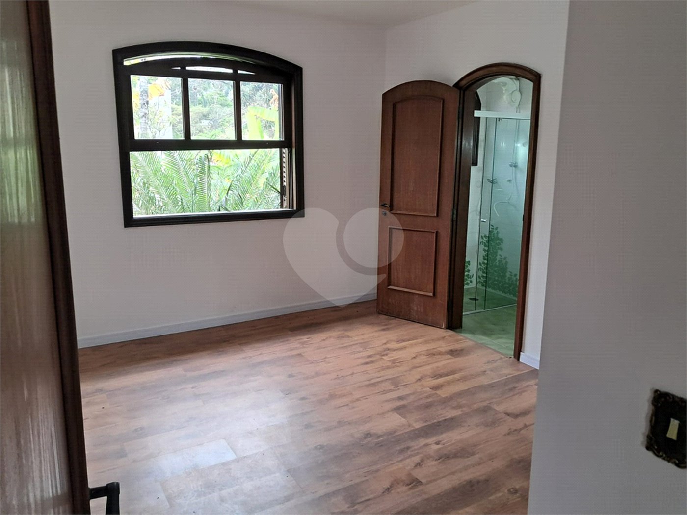 Sobrado à venda com 4 quartos, sendo 2 suítes, em Granja Julieta, São Paulo, SP