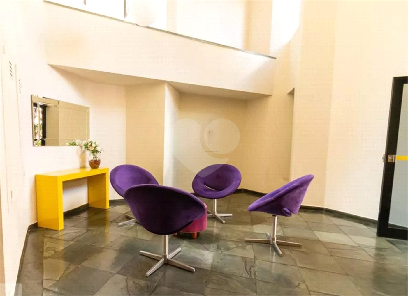 Cobertura duplex com 90 m², perfeita para quem busca conforto, privacidade e uma excelente localização.