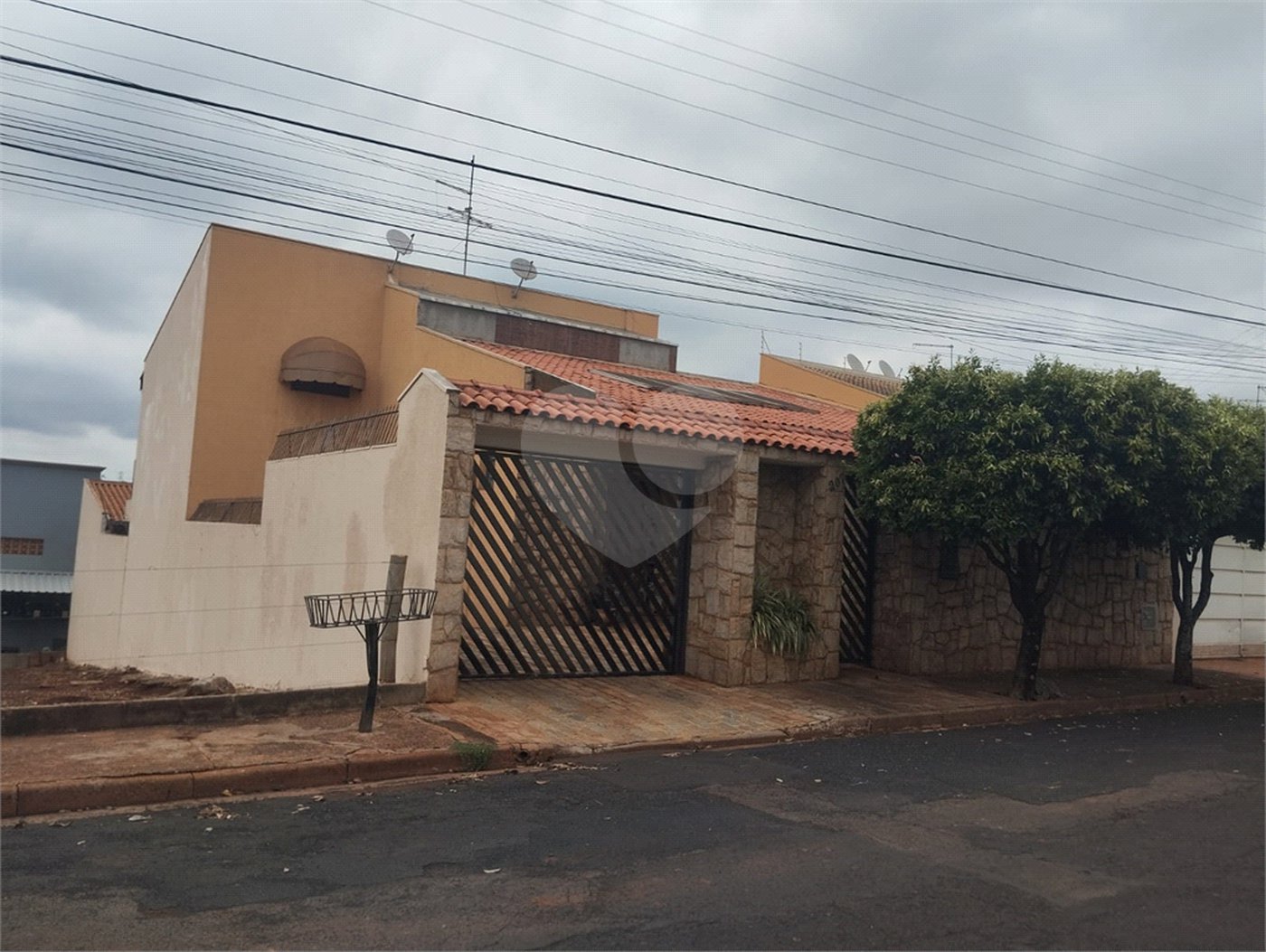 Sobrado à venda com 3 quartos, sendo 1 suíte, em Jardim Nova América, Araraquara, SP