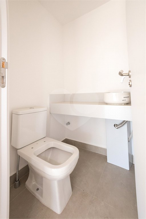 Apartamento à venda com 3 quartos, sendo 1 suíte,  em Vila Sofia, São Paulo, SP