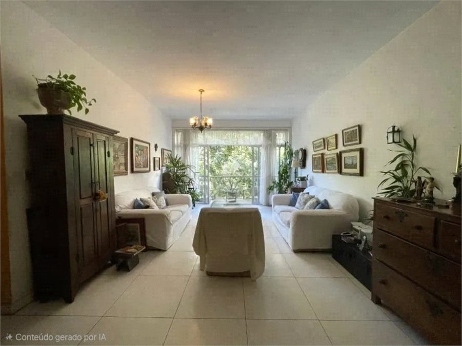 Apartamento à venda com 4 quartos, sendo 1 suíte, em Lagoa, Rio de Janeiro, RJ