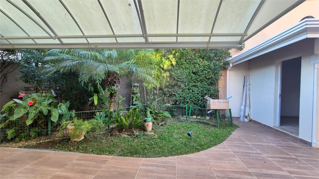 Casa para alugar com 3 quartos, sendo 1 suíte, no condomínio Recanto dos Paturis, Vinhedo - SP