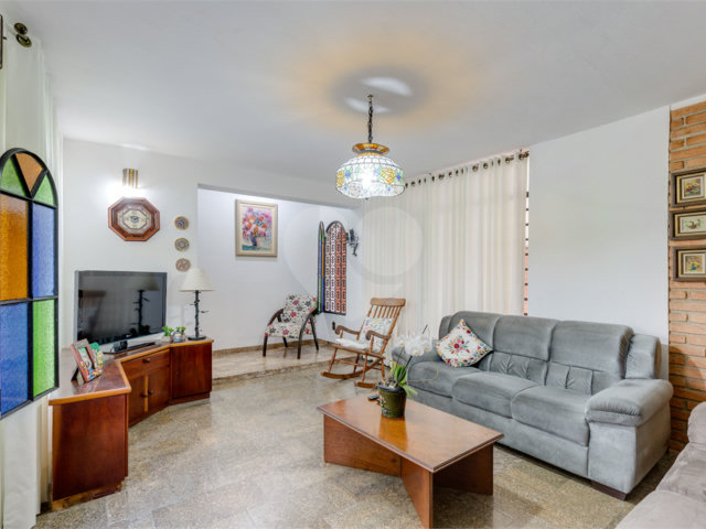 Casa de Vila à venda com 3 quartos, sendo 1 suíte,  em Granja Julieta, São Paulo, SP