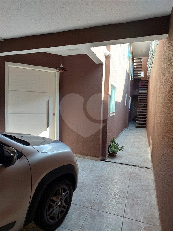 Sobrado à venda com 2 quartos, sendo 1 suíte, em Jardim Luciana, Itaquaquecetuba, SP
