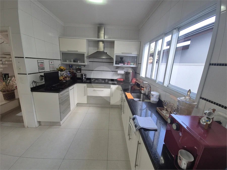 Belíssima Residência de 267 m² com Lazer Privativo no Condomínio Terras do Oriente – Valinhos