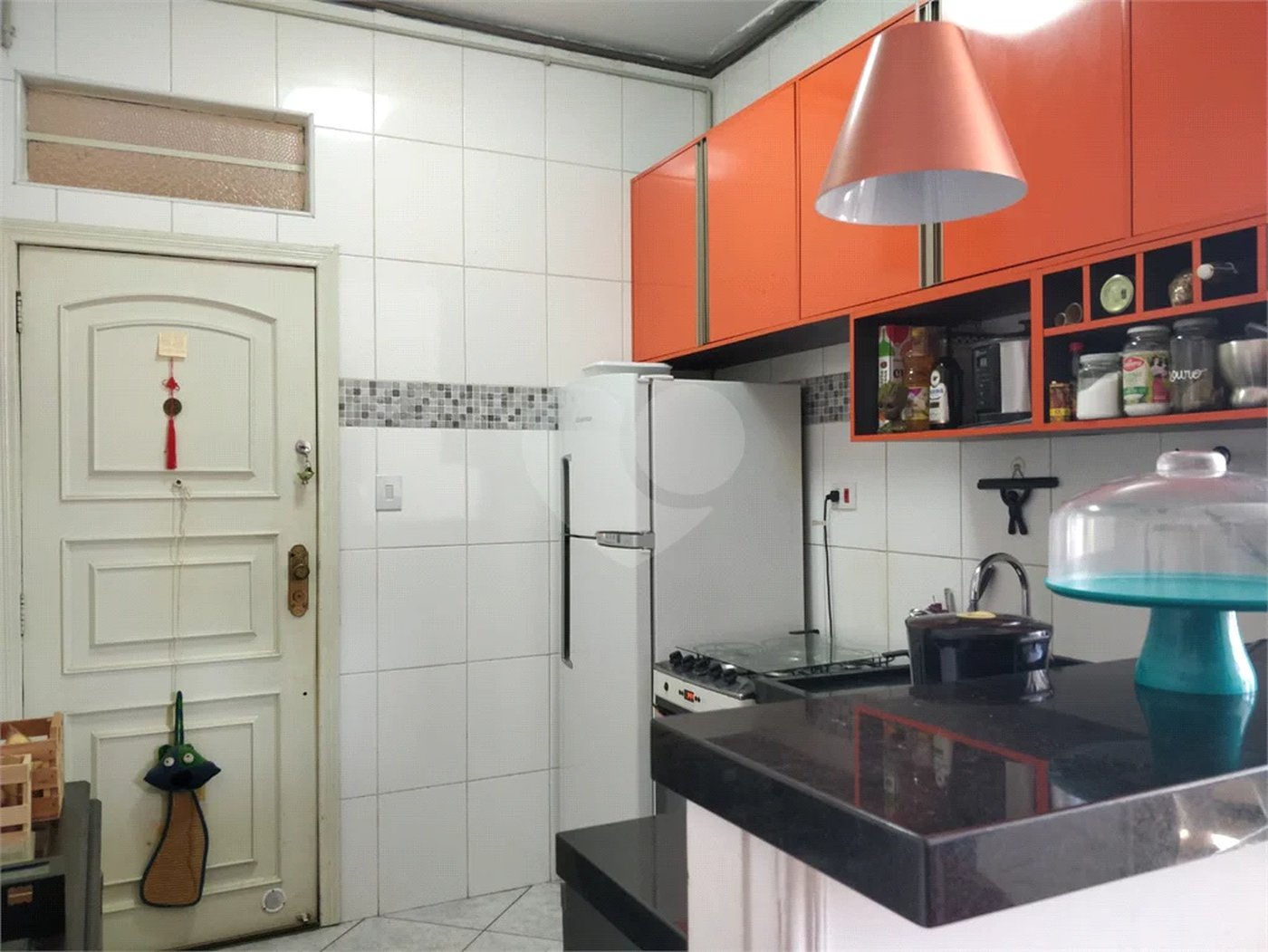 Apartamento e Sala Comercial no centro de São Paulo.