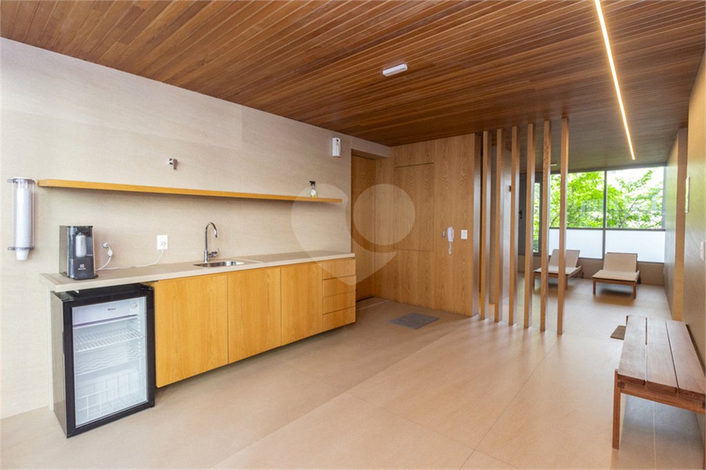 Duplex com 159m² à venda com 2 suítes, 1 dormitório, 1 escritório e 2 vagas de garagem nos Jardins