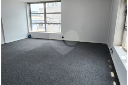 Sala comercial com 43 m² de área útil para locação no Paraíso