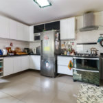 Sobrado à venda com 4 quartos, sendo 2 suítes,  em Interlagos, São Paulo, SP