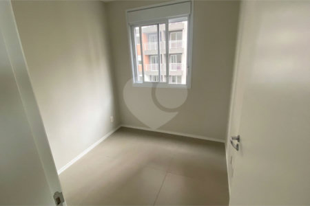 Apartamento mobiliado à venda na Vila Mariana, 2 quartos, varanda