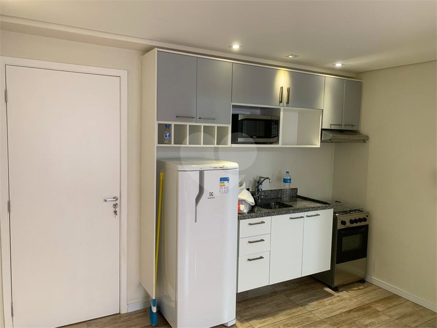 Apartamento Mobiliado ao Lado do Shopping Frei Caneca