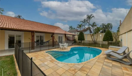 Casa Térrea à venda com 3 quartos, sendo 1 suíte,  em Interlagos, São Paulo, SP