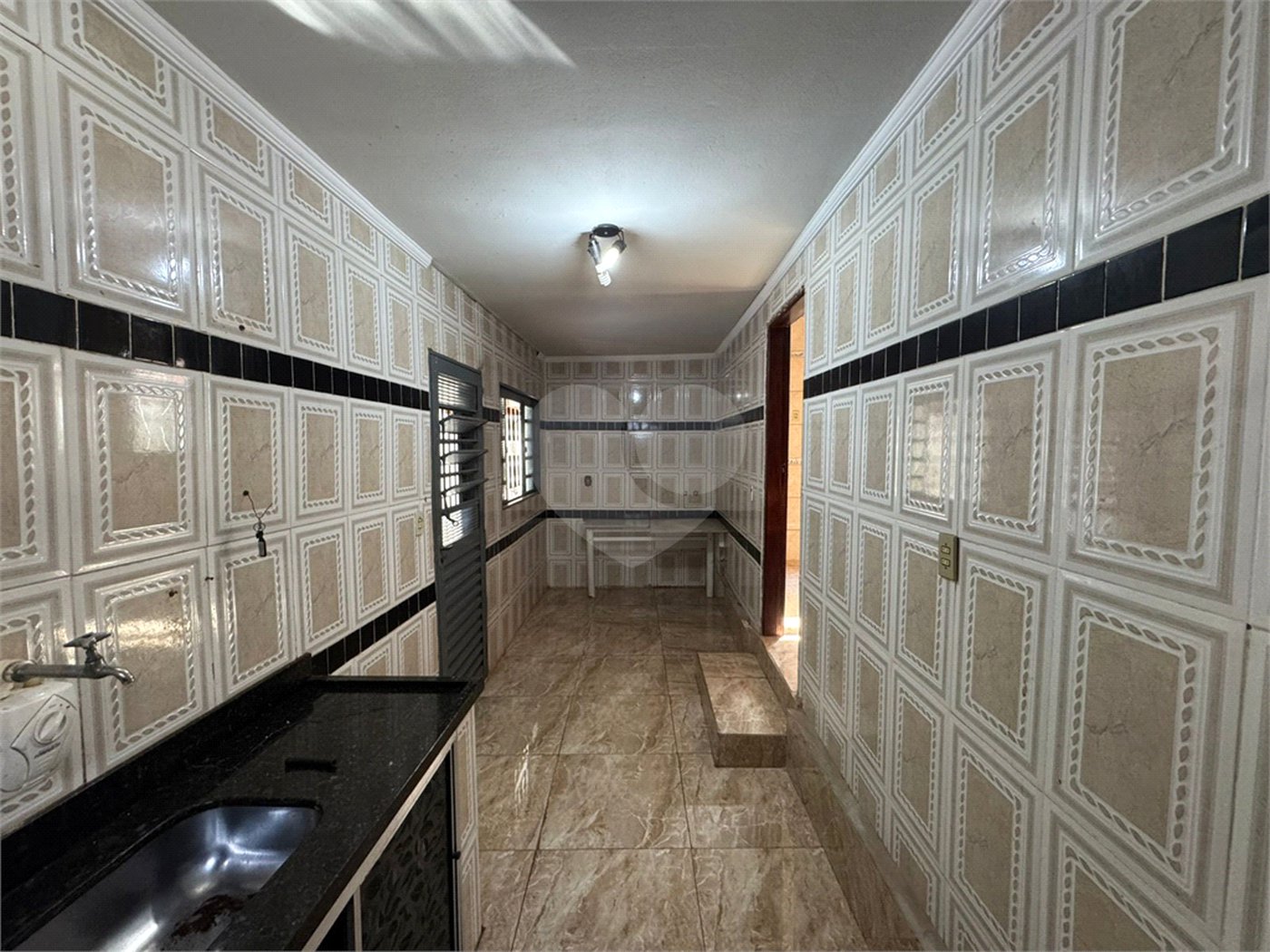 Casa á venda, com 2 Dormitórios e Edícula, em São Carlos-SP.