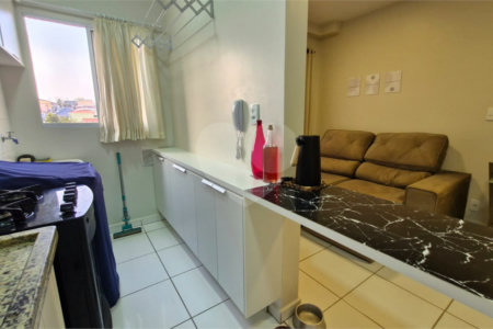 Apartamento à venda no condomínio Parque das Acácias.