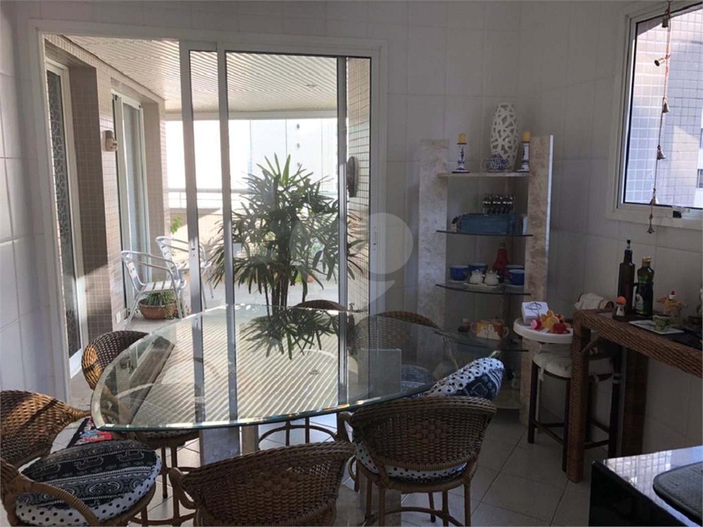 Apartamento à venda no Paraíso de 303m² com 4 suítes e 4 vagas.