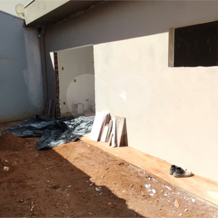 Casa à Venda no bairro Parque dos Flamboyants em São Carlos/SP