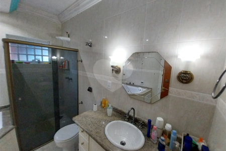 Sobrado à venda com 5 quartos, sendo 1 suíte,  em Terra Nobre, Louveira, SP