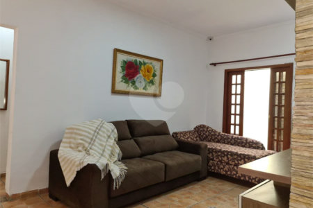 Casa à venda na Vila Esperança com 230m² 3 dormitórios 1 suíte 3 banheiros 3 vagas