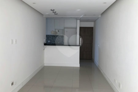 Lindo Apartamento com Varanda integrada