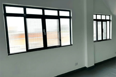 Galpão com 250m² , 4 vagas , para locação em Itaquera.
