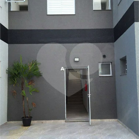 RESIDENCIAL TORRES NOBRES Apartamento com ótima distribuição e praticidade: 2 quartos 1 banheiro 1Sala Cozinha Área de serviço 1 vaga de garagem RESIDENCIAL TORRES NOBES