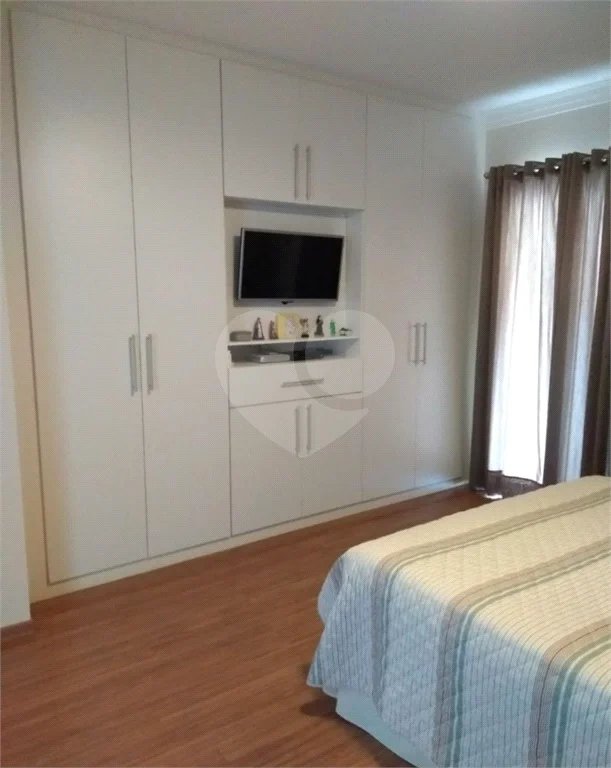 Casa à venda com 3 quartos, sendo 2 suítes, em Condomínio Residencial Terras do Oriente, Valinhos, SP