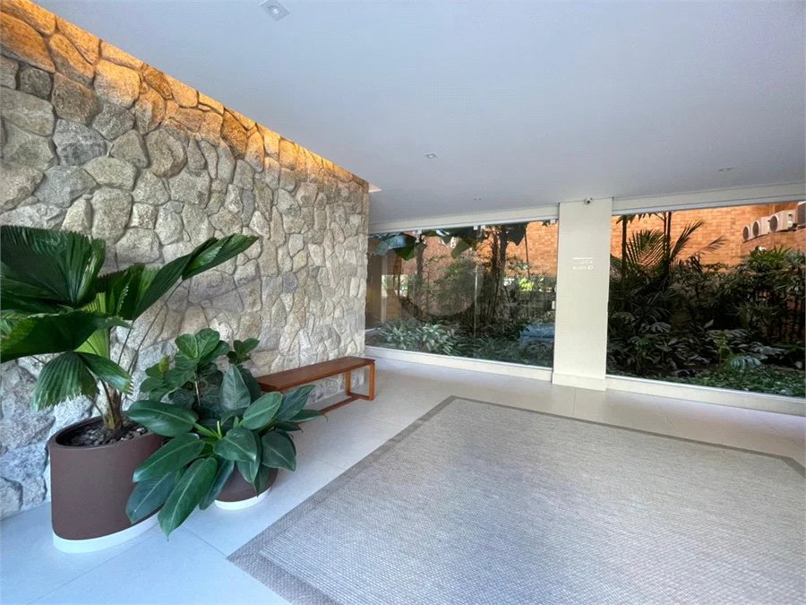 Apartamento à venda ou para alugar com 3 quartos, sendo 1 suíte,  em Riviera de São Lourenço, Bertioga, SP