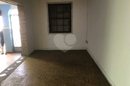 Excelente Casa Comercial no Anália Franco Terreno para LOCAÇÃO e COMPRA.