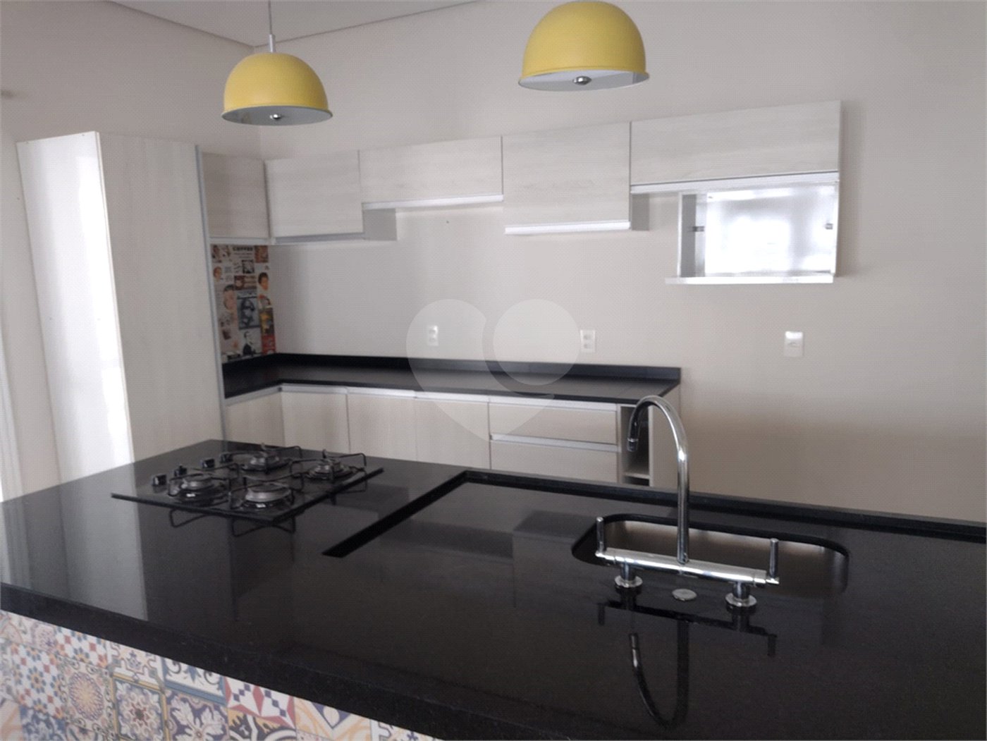 Indaiatuba- Recreio Internacional Viracopos - Terreno com 1000 ms - construido 200 ms - Sobrado com 3 dorms, 1 suite, Ar condicionado nos quartos e sala, cozinha com armários, cooktop, ampla varanda - Quiosque com churrasqueira e piscina , playground, garagem, deposito - R$ 1.500.000,00 - não ace