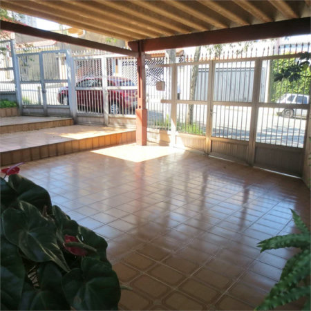 Casa térrea à venda na Saúde c/ 170m2 de construção - 3 Quartos/1 Suíte/4 Vagas na garagem