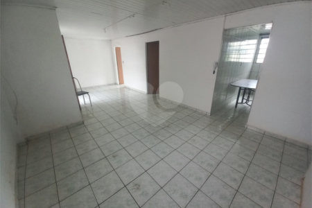 Sobrado para venda.